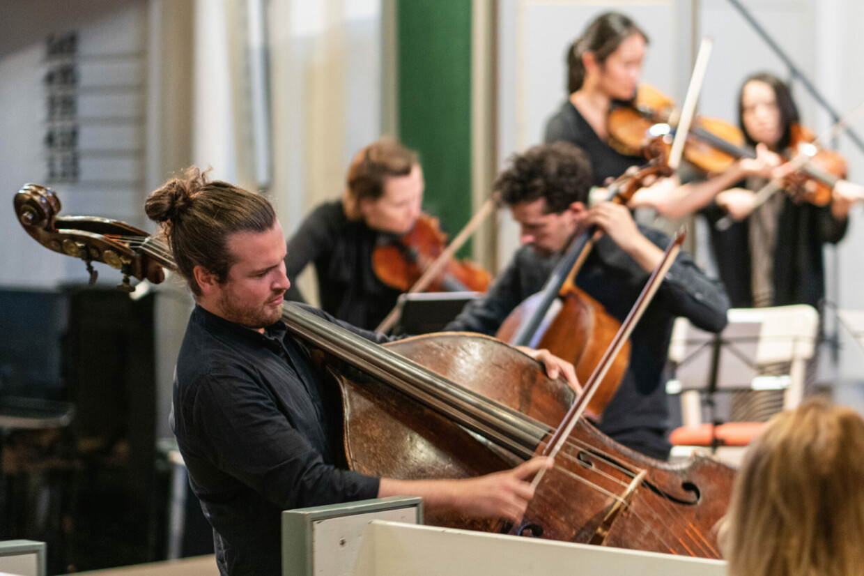 Kontrabassist Jordi Carrasco Hjelm bei Kammermusikfest Sylt