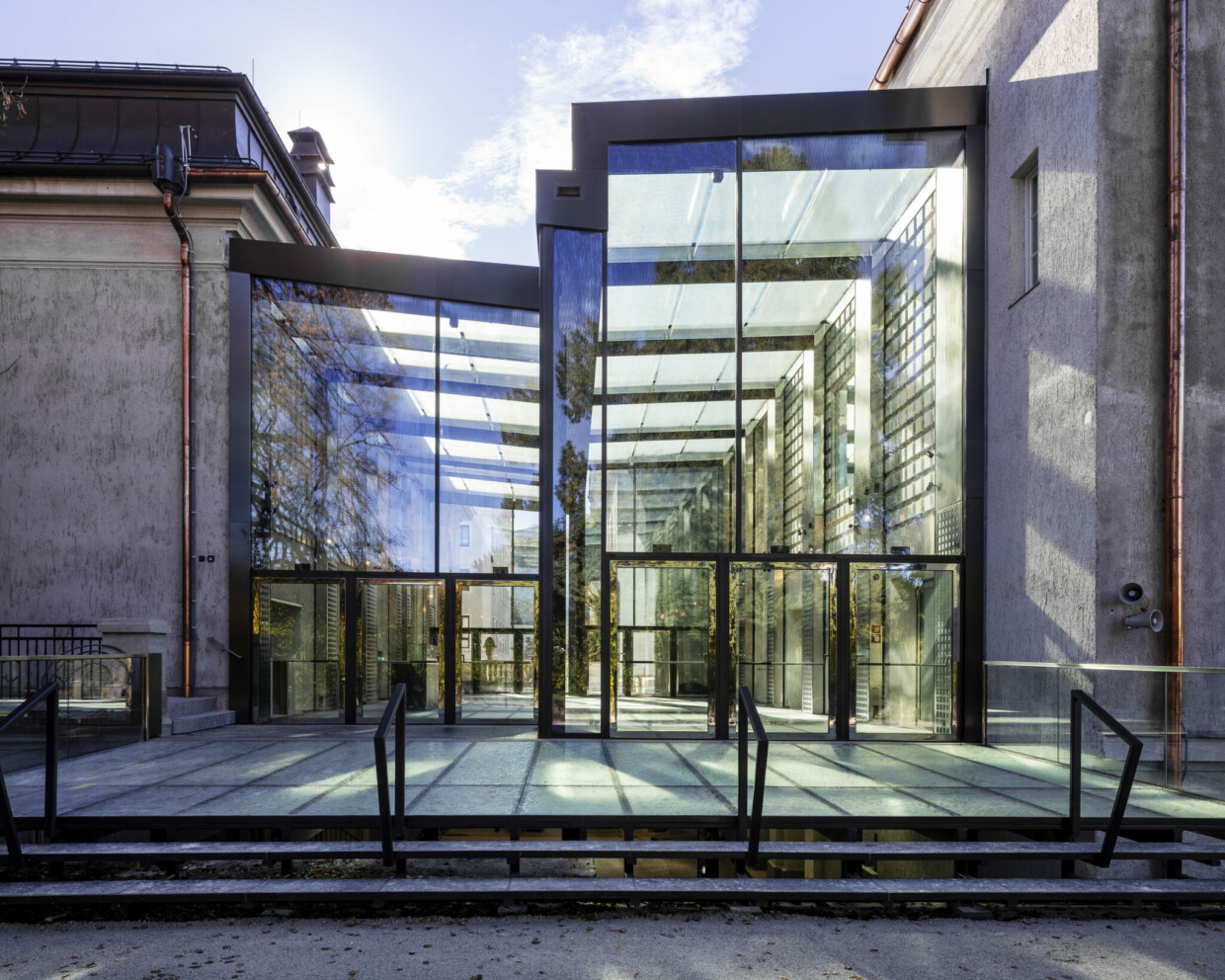 Blick auf das große Foyer des Mozarteums