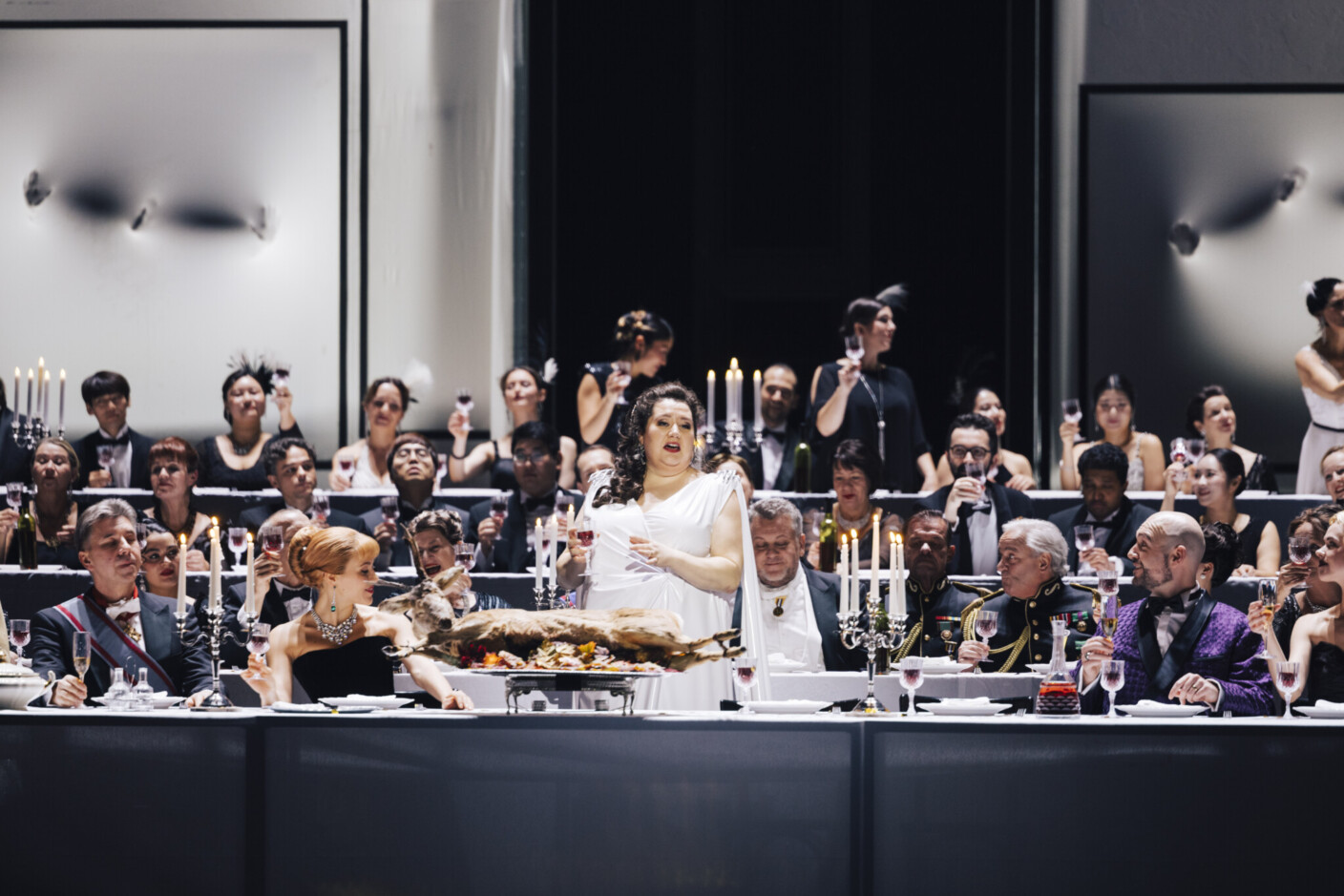 Szenenbild aus Verdis „Macbeth“ an der Deutschen Oper Berlin